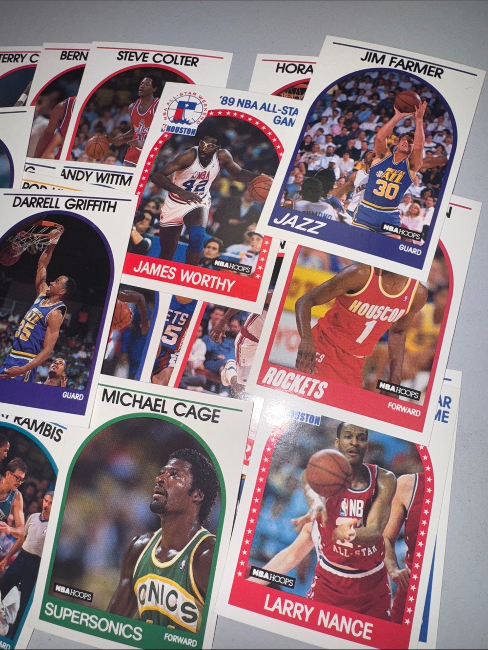 Small lot of 29 HOOPS vintage 1980 basketball star mixed sports card collectible - Picture 2 of 3